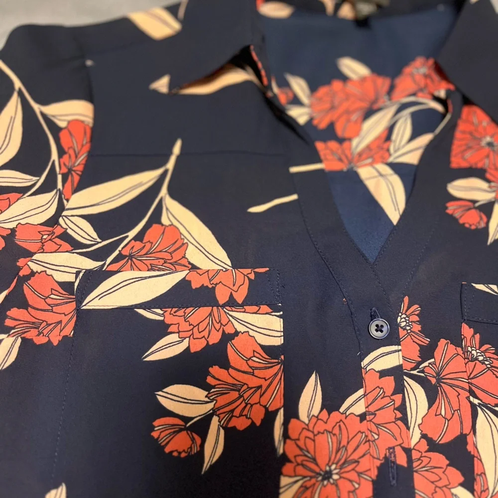 express blouse - Picture 3 of 4